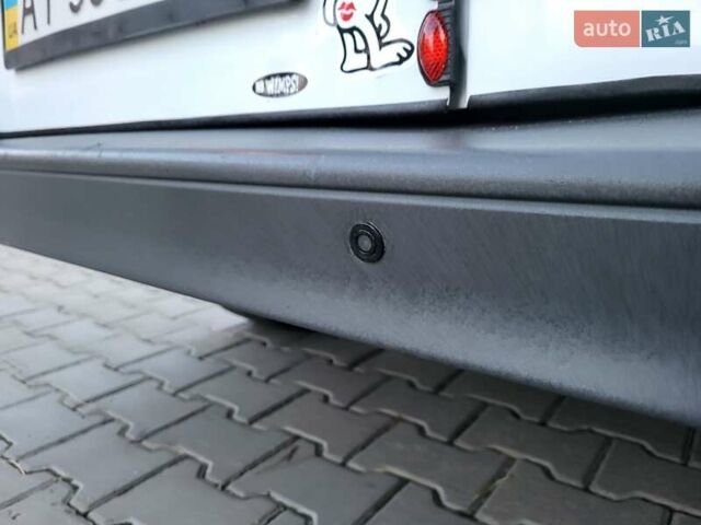 Белый Опель Виваро, объемом двигателя 2 л и пробегом 315 тыс. км за 11600 $, фото 32 на Automoto.ua