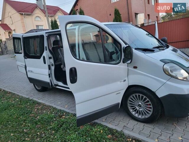 Белый Опель Виваро, объемом двигателя 2 л и пробегом 315 тыс. км за 11600 $, фото 68 на Automoto.ua