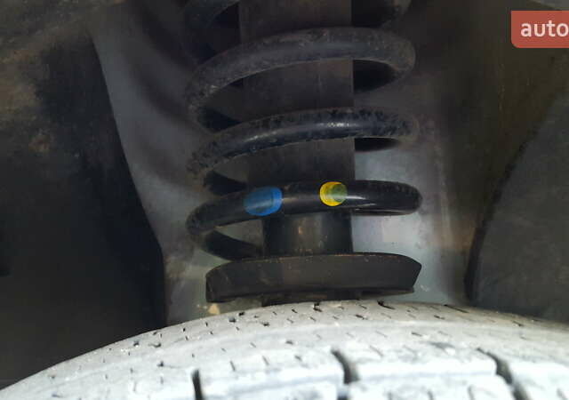 Белый Опель Виваро, объемом двигателя 2 л и пробегом 380 тыс. км за 9300 $, фото 12 на Automoto.ua