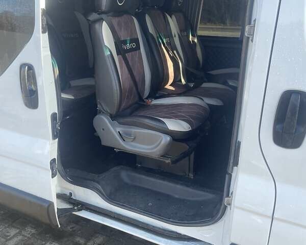 Білий Опель Віваро, об'ємом двигуна 2 л та пробігом 360 тис. км за 10500 $, фото 4 на Automoto.ua