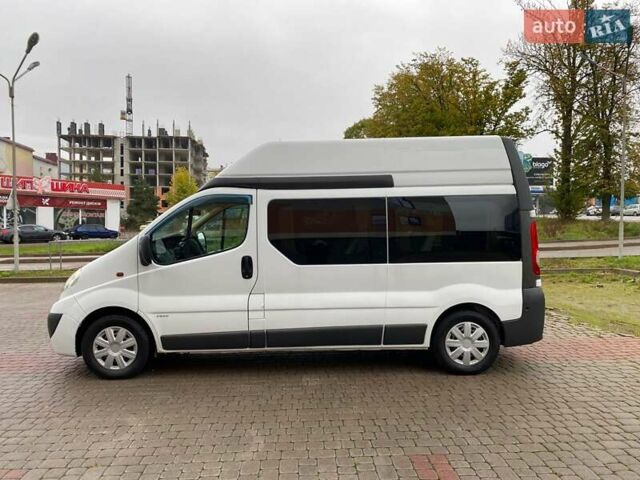 Белый Опель Виваро, объемом двигателя 2 л и пробегом 338 тыс. км за 9550 $, фото 5 на Automoto.ua