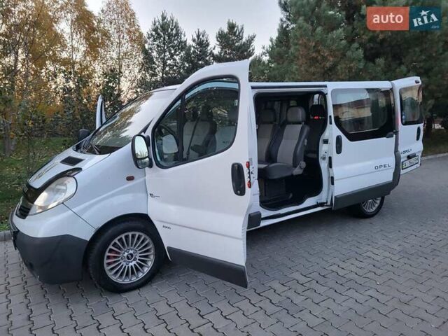Белый Опель Виваро, объемом двигателя 2 л и пробегом 315 тыс. км за 11600 $, фото 59 на Automoto.ua