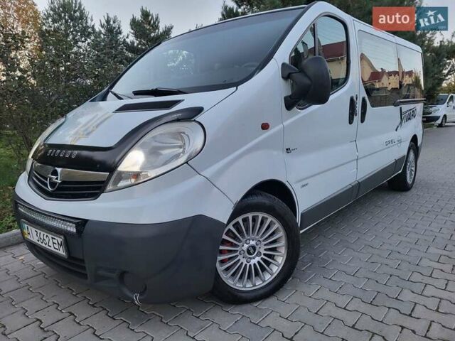Белый Опель Виваро, объемом двигателя 2 л и пробегом 315 тыс. км за 11600 $, фото 2 на Automoto.ua
