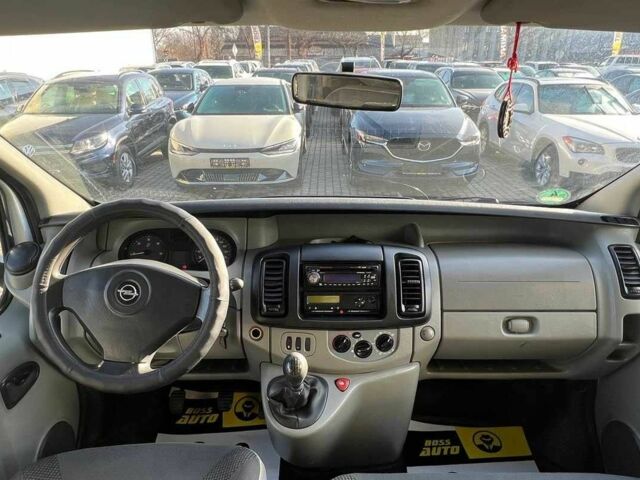 Белый Опель Виваро, объемом двигателя 2.5 л и пробегом 263 тыс. км за 12800 $, фото 13 на Automoto.ua