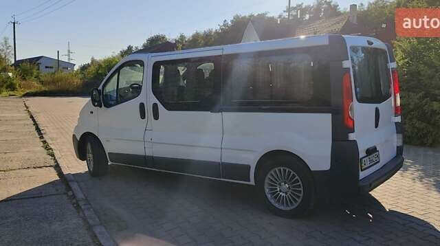Белый Опель Виваро, объемом двигателя 2 л и пробегом 315 тыс. км за 8999 $, фото 5 на Automoto.ua