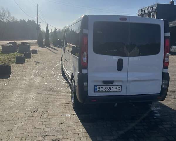Білий Опель Віваро, об'ємом двигуна 2 л та пробігом 360 тис. км за 10500 $, фото 5 на Automoto.ua
