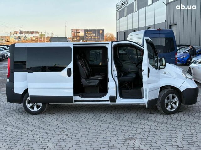 Белый Опель Виваро, объемом двигателя 2 л и пробегом 365 тыс. км за 11190 $, фото 8 на Automoto.ua