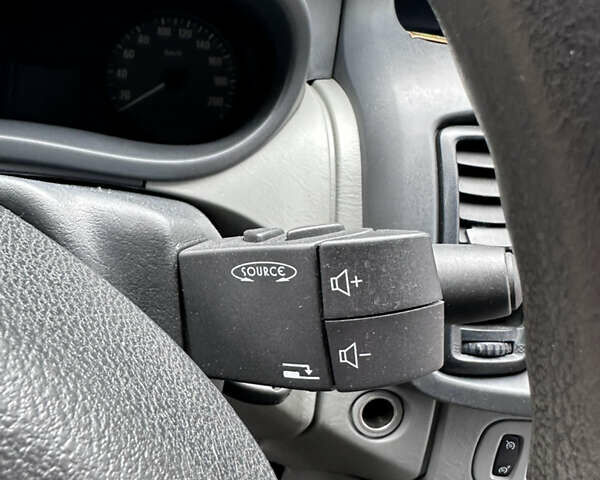 Белый Опель Виваро, объемом двигателя 2 л и пробегом 283 тыс. км за 9999 $, фото 20 на Automoto.ua