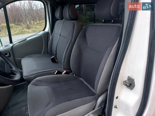 Белый Опель Виваро, объемом двигателя 2 л и пробегом 198 тыс. км за 12500 $, фото 32 на Automoto.ua