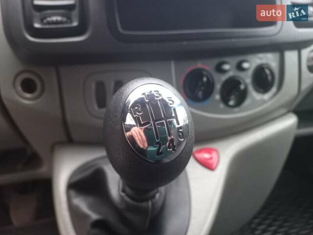 Белый Опель Виваро, объемом двигателя 2 л и пробегом 198 тыс. км за 12500 $, фото 28 на Automoto.ua