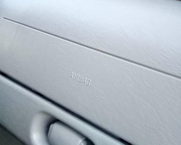 Белый Опель Виваро, объемом двигателя 2 л и пробегом 334 тыс. км за 9300 $, фото 18 на Automoto.ua