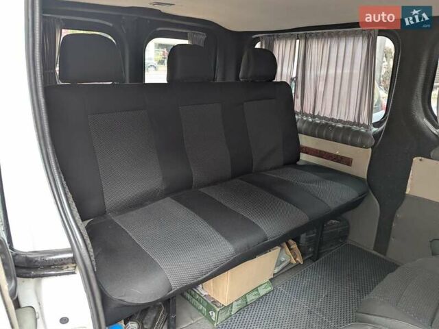 Белый Опель Виваро, объемом двигателя 2 л и пробегом 470 тыс. км за 11200 $, фото 6 на Automoto.ua