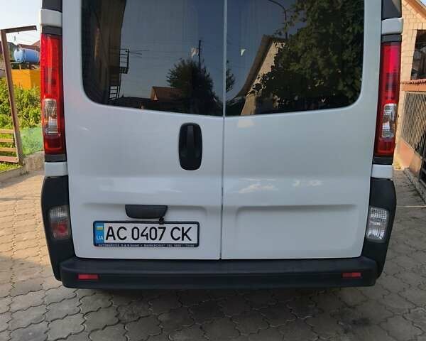 Білий Опель Віваро, об'ємом двигуна 2.02 л та пробігом 300 тис. км за 11000 $, фото 13 на Automoto.ua