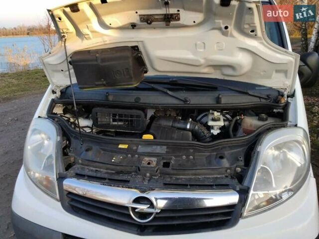 Белый Опель Виваро, объемом двигателя 2 л и пробегом 334 тыс. км за 9300 $, фото 29 на Automoto.ua