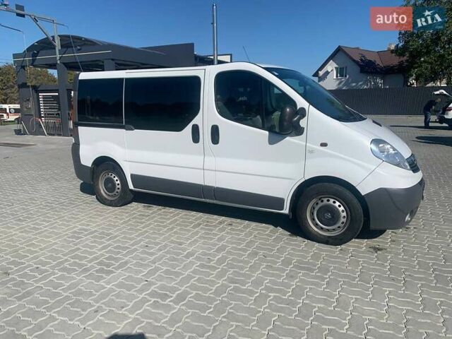 Білий Опель Віваро, об'ємом двигуна 2 л та пробігом 280 тис. км за 10950 $, фото 8 на Automoto.ua