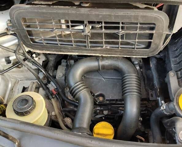 Белый Опель Виваро, объемом двигателя 2 л и пробегом 334 тыс. км за 9300 $, фото 32 на Automoto.ua