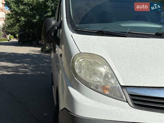 Белый Опель Виваро, объемом двигателя 2 л и пробегом 377 тыс. км за 7940 $, фото 8 на Automoto.ua
