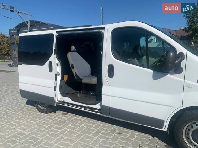 Білий Опель Віваро, об'ємом двигуна 2 л та пробігом 280 тис. км за 10950 $, фото 10 на Automoto.ua
