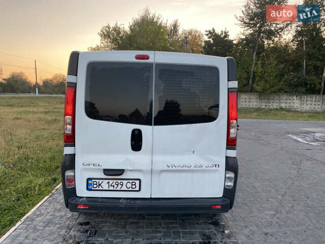Білий Опель Віваро, об'ємом двигуна 2.46 л та пробігом 400 тис. км за 8000 $, фото 7 на Automoto.ua
