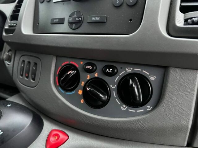 Белый Опель Виваро, объемом двигателя 2 л и пробегом 248 тыс. км за 11200 $, фото 8 на Automoto.ua