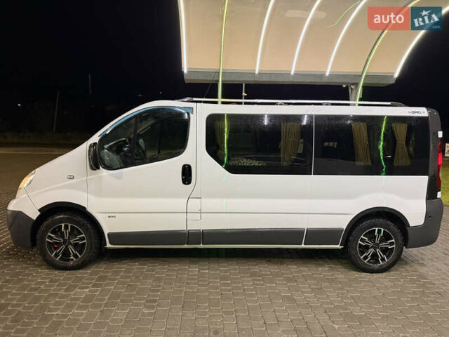 Білий Опель Віваро, об'ємом двигуна 2.46 л та пробігом 583 тис. км за 12999 $, фото 4 на Automoto.ua