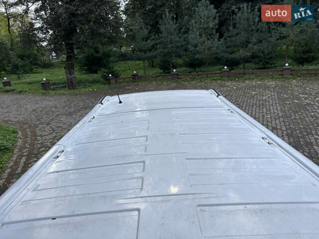 Белый Опель Виваро, объемом двигателя 2 л и пробегом 283 тыс. км за 10300 $, фото 15 на Automoto.ua