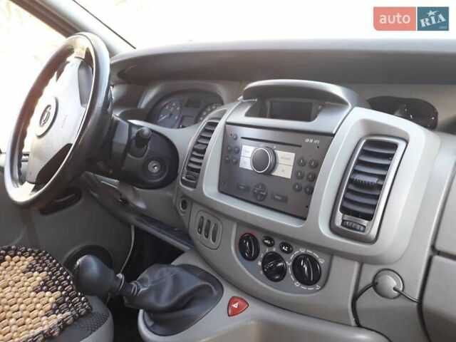 Білий Опель Віваро, об'ємом двигуна 2 л та пробігом 280 тис. км за 11200 $, фото 11 на Automoto.ua
