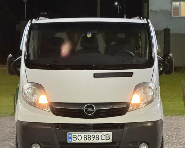 Білий Опель Віваро, об'ємом двигуна 2.46 л та пробігом 583 тис. км за 12999 $, фото 2 на Automoto.ua