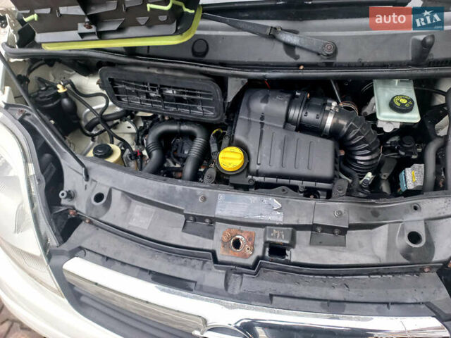 Белый Опель Виваро, объемом двигателя 2 л и пробегом 198 тыс. км за 12500 $, фото 48 на Automoto.ua