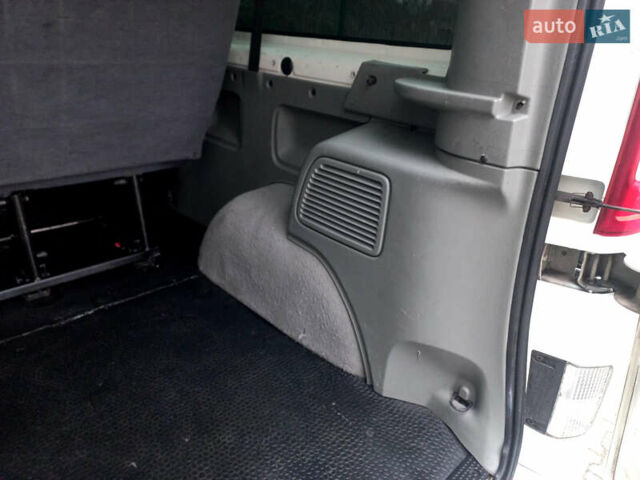 Белый Опель Виваро, объемом двигателя 2 л и пробегом 198 тыс. км за 12500 $, фото 44 на Automoto.ua