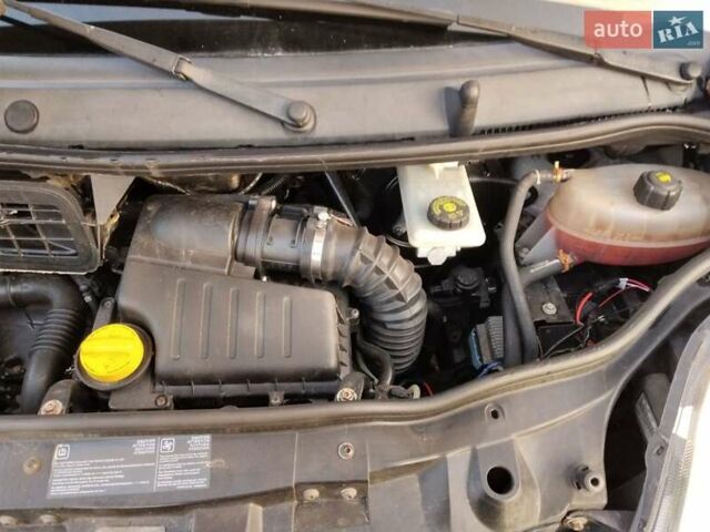 Белый Опель Виваро, объемом двигателя 2 л и пробегом 334 тыс. км за 9300 $, фото 30 на Automoto.ua