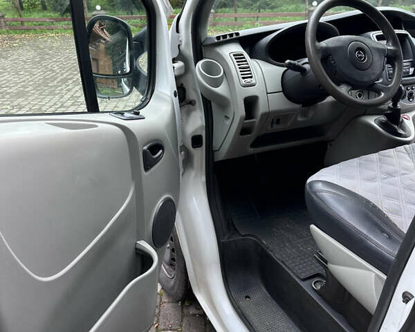 Белый Опель Виваро, объемом двигателя 2 л и пробегом 283 тыс. км за 9999 $, фото 25 на Automoto.ua