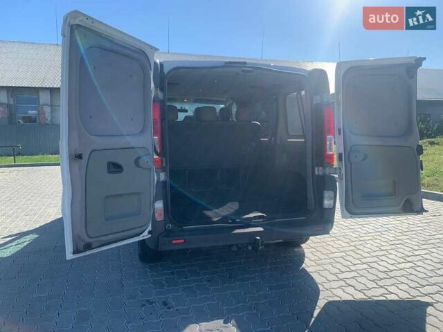 Білий Опель Віваро, об'ємом двигуна 2 л та пробігом 280 тис. км за 11200 $, фото 5 на Automoto.ua