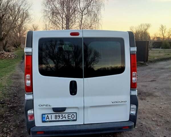 Белый Опель Виваро, объемом двигателя 2 л и пробегом 334 тыс. км за 9300 $, фото 7 на Automoto.ua