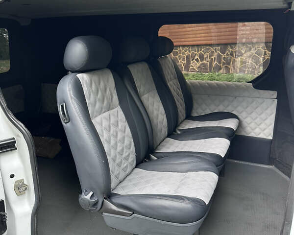 Белый Опель Виваро, объемом двигателя 2 л и пробегом 283 тыс. км за 9999 $, фото 28 на Automoto.ua