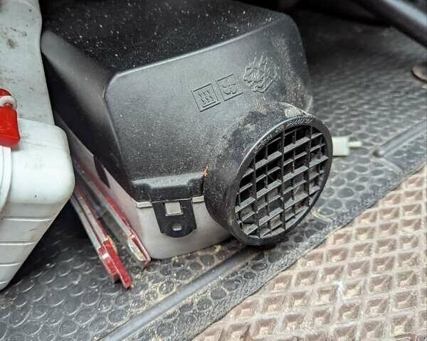 Белый Опель Виваро, объемом двигателя 2 л и пробегом 470 тыс. км за 11200 $, фото 4 на Automoto.ua