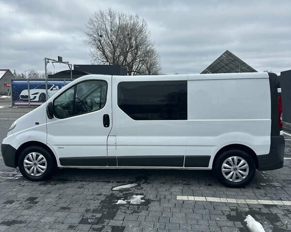 Белый Опель Виваро, объемом двигателя 2 л и пробегом 283 тыс. км за 9999 $, фото 10 на Automoto.ua