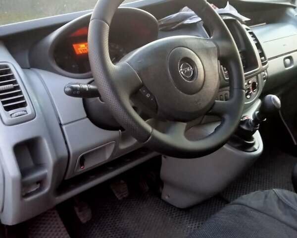 Белый Опель Виваро, объемом двигателя 2 л и пробегом 334 тыс. км за 9300 $, фото 21 на Automoto.ua