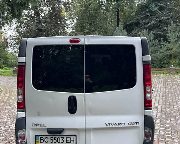 Белый Опель Виваро, объемом двигателя 2 л и пробегом 283 тыс. км за 10300 $, фото 8 на Automoto.ua