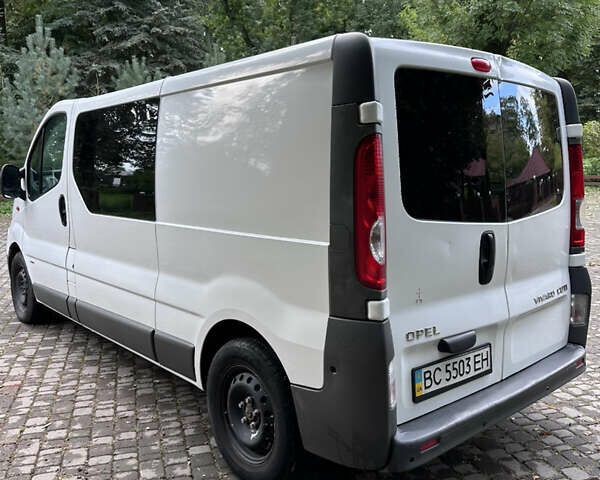 Белый Опель Виваро, объемом двигателя 2 л и пробегом 283 тыс. км за 10300 $, фото 10 на Automoto.ua