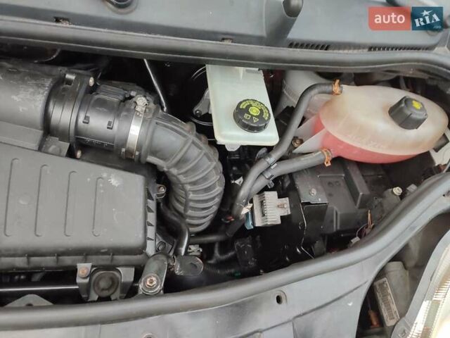 Білий Опель Віваро, об'ємом двигуна 2.5 л та пробігом 197 тис. км за 14600 $, фото 17 на Automoto.ua