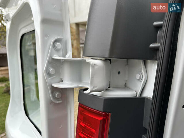 Белый Опель Виваро, объемом двигателя 2 л и пробегом 284 тыс. км за 13500 $, фото 85 на Automoto.ua