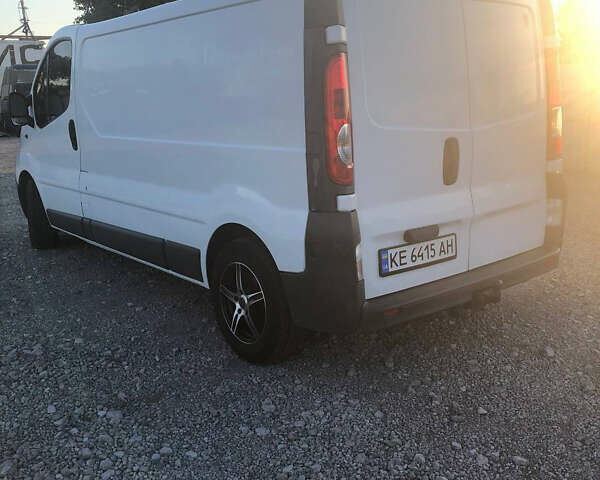 Белый Опель Виваро, объемом двигателя 2 л и пробегом 256 тыс. км за 10500 $, фото 16 на Automoto.ua