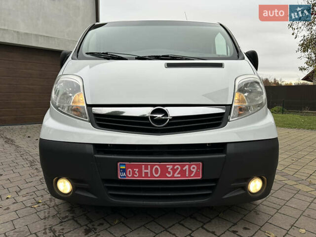 Белый Опель Виваро, объемом двигателя 2 л и пробегом 284 тыс. км за 13500 $, фото 15 на Automoto.ua