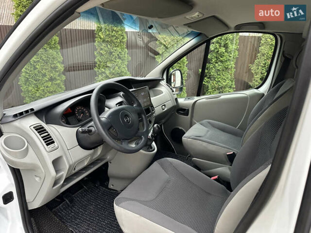 Белый Опель Виваро, объемом двигателя 2 л и пробегом 284 тыс. км за 13500 $, фото 53 на Automoto.ua