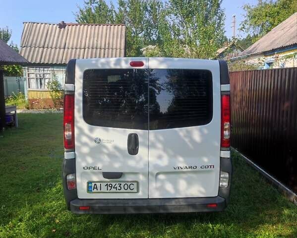Белый Опель Виваро, объемом двигателя 2 л и пробегом 305 тыс. км за 11000 $, фото 8 на Automoto.ua
