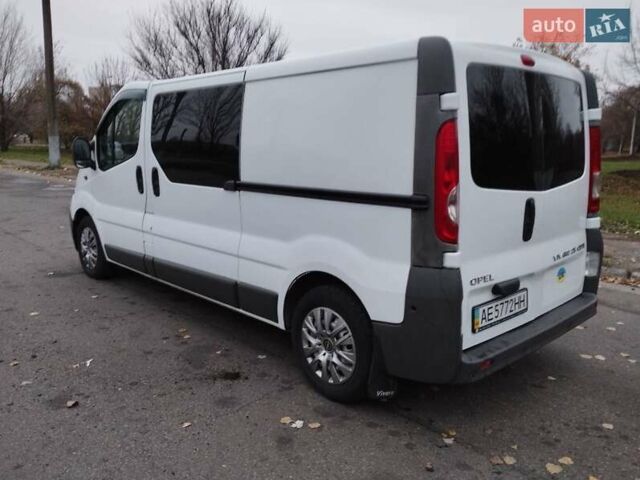 Білий Опель Віваро, об'ємом двигуна 2.5 л та пробігом 355 тис. км за 12000 $, фото 5 на Automoto.ua