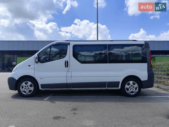 Белый Опель Виваро, объемом двигателя 2 л и пробегом 228 тыс. км за 14500 $, фото 3 на Automoto.ua