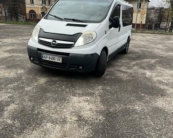 Білий Опель Віваро, об'ємом двигуна 2 л та пробігом 240 тис. км за 11500 $, фото 2 на Automoto.ua