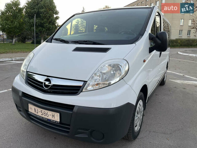 Белый Опель Виваро, объемом двигателя 2 л и пробегом 202 тыс. км за 12300 $, фото 17 на Automoto.ua
